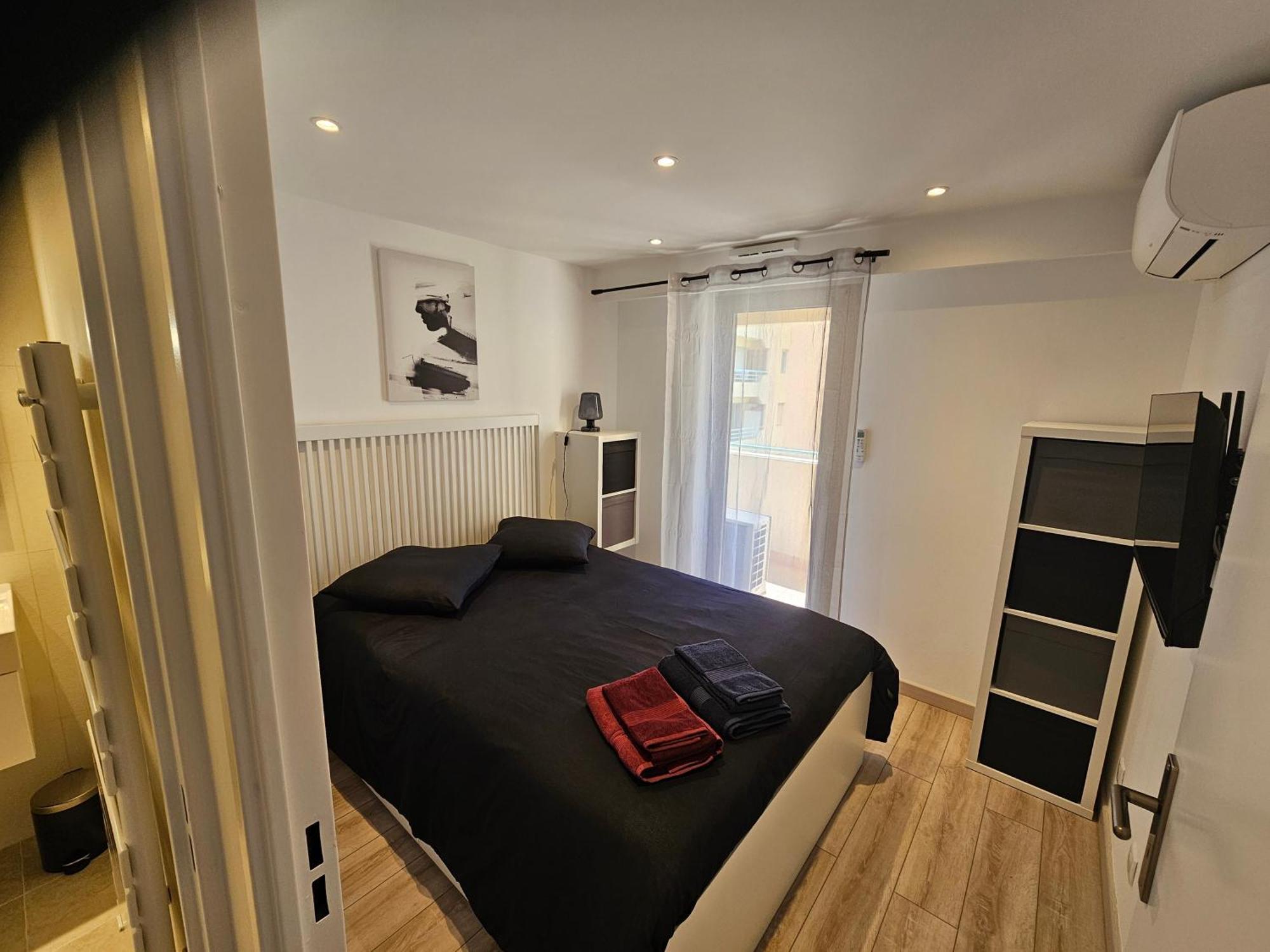 Beautiful 1 Bedroom Flat نيس المظهر الخارجي الصورة