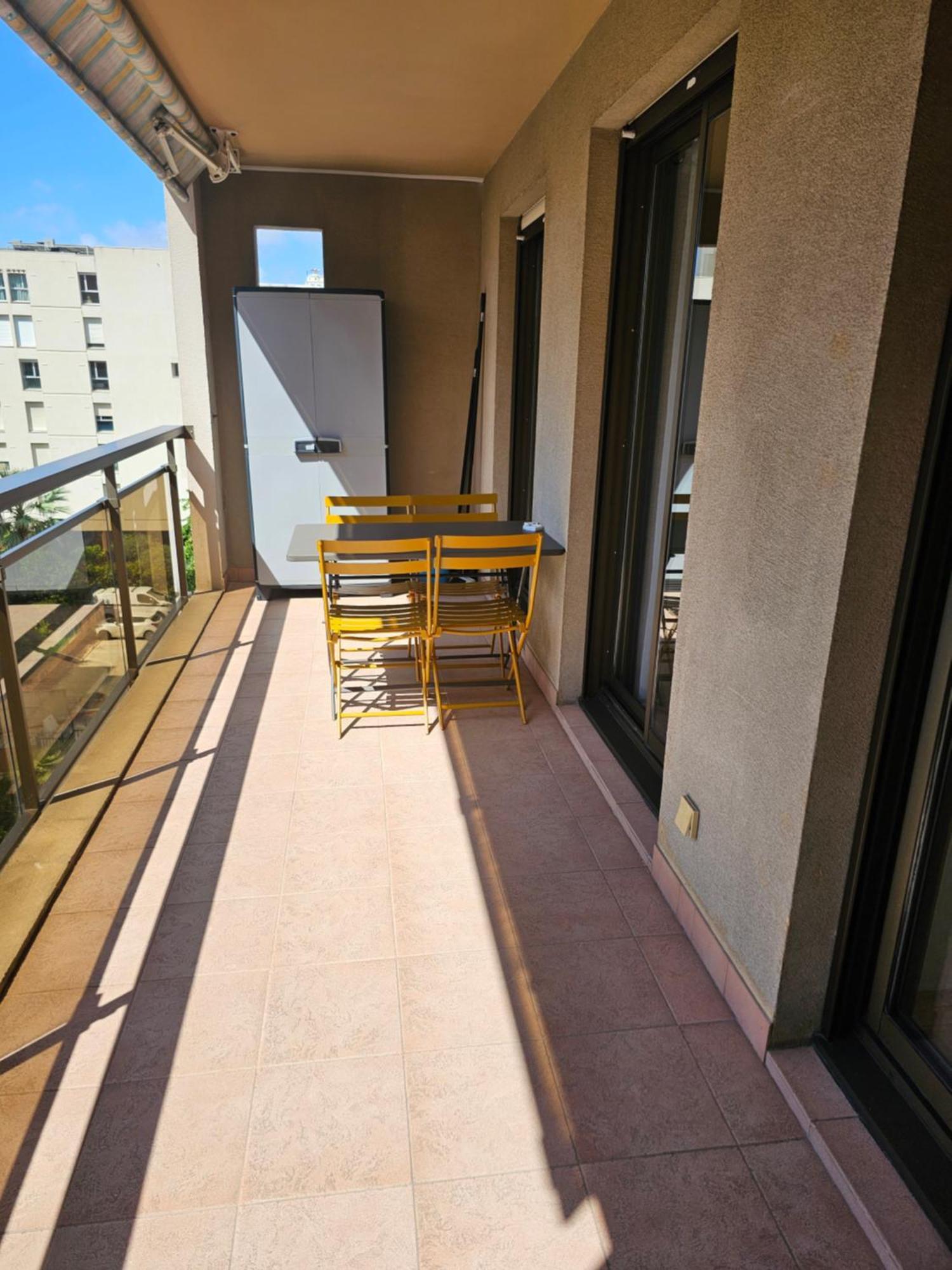 Beautiful 1 Bedroom Flat نيس المظهر الخارجي الصورة
