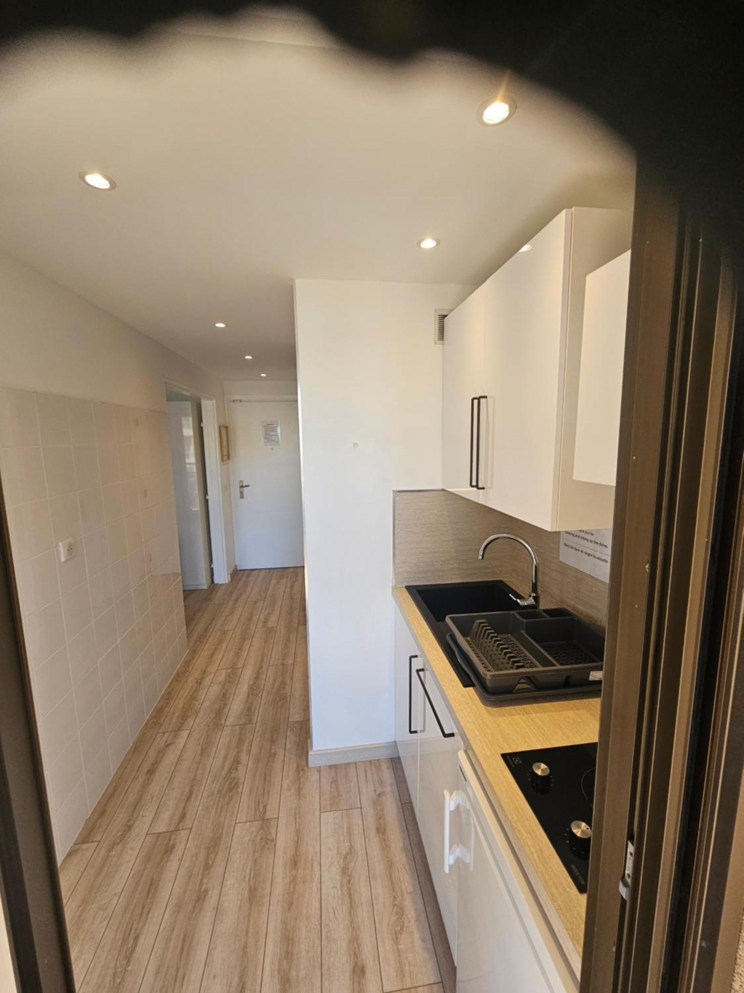 Beautiful 1 Bedroom Flat نيس المظهر الخارجي الصورة