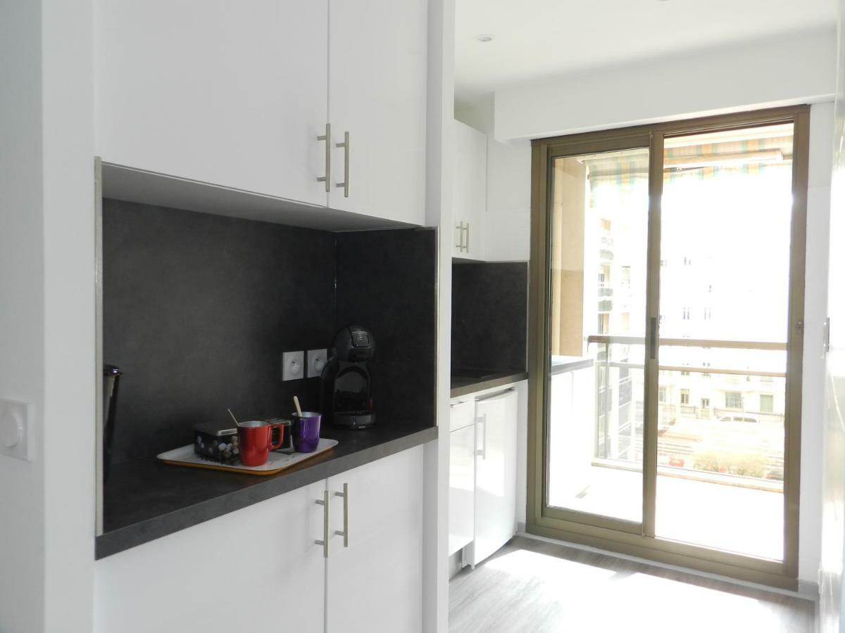 Beautiful 1 Bedroom Flat نيس المظهر الخارجي الصورة