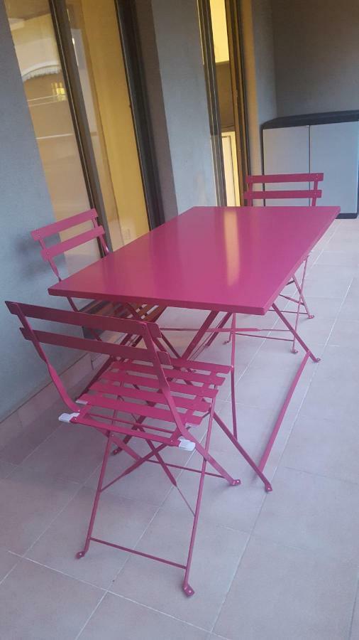 Beautiful 1 Bedroom Flat نيس المظهر الخارجي الصورة